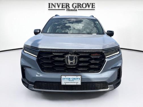 Sonic Gray Pearl 2025 Honda Pilot TrailSport