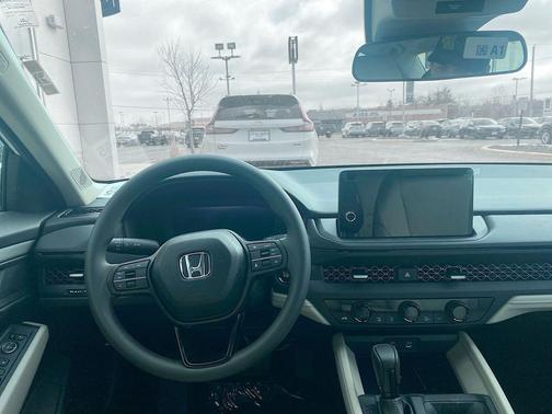 PLATINUM_WHITE 2026 Honda Accord SE