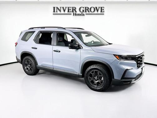 Gray 2025 Honda Pilot TrailSport