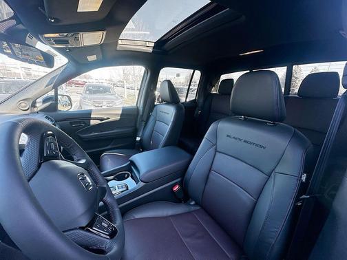 PLATINUM_WHITE 2026 Honda Ridgeline Black