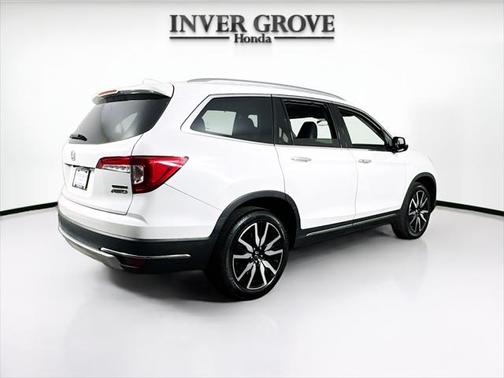 2022 Honda Pilot Touring 8-Passenger