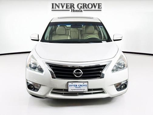 Pearl White 2014 Nissan Altima 2.5 SL