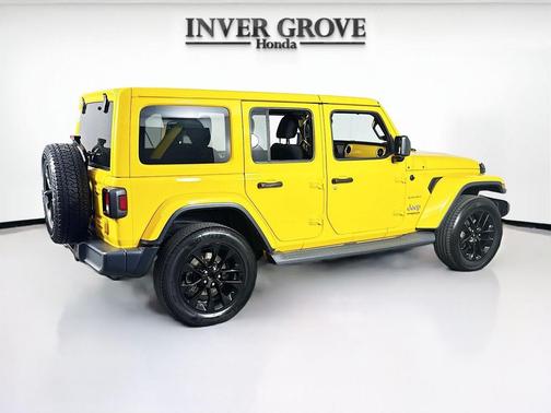 Baja Yellow Clearcoat 2019 Jeep Wrangler Unlimited Sahara