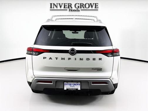 2024 Nissan Pathfinder Platinum 4WD