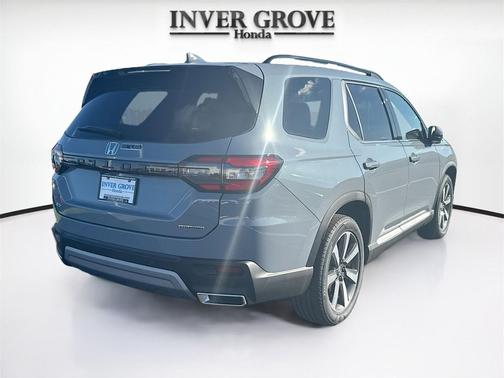 2025 Honda Pilot Touring 8-Passenger