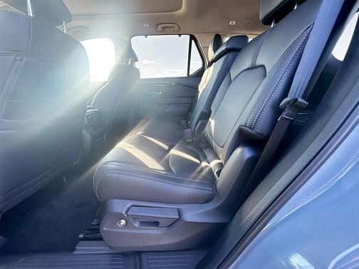 2025 Honda Pilot Touring 8-Passenger