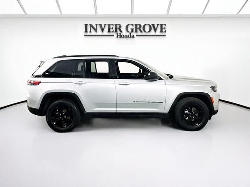 2024 Jeep Grand Cherokee Altitude