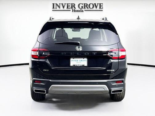 2025 Honda Pilot Touring 8-Passenger