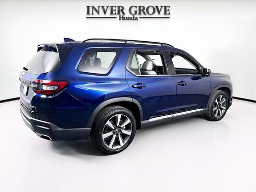 Obsidian Blue Pearl 2023 Honda Pilot Touring 8-Passenger
