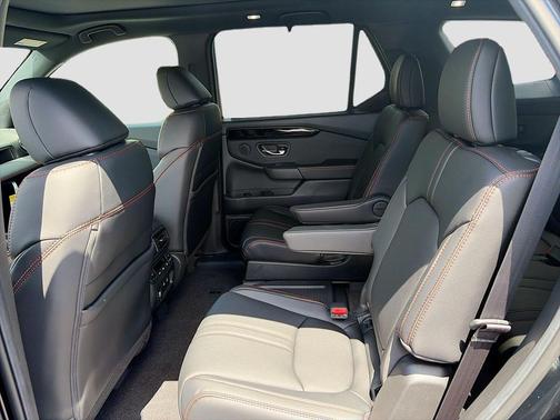 CRYSTAL_BLACK 2026 Honda Pilot TrailSport