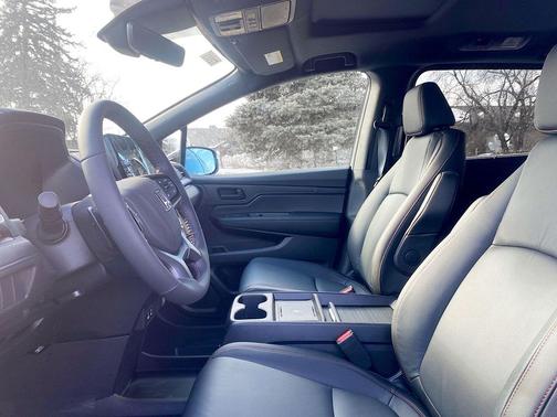 Sonic Gray Pearl 2026 Honda Odyssey Sport-L