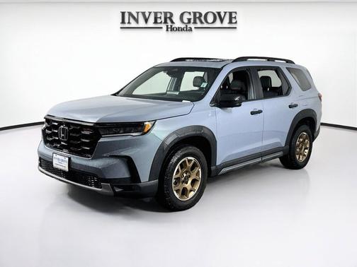 Sonic Gray Pearl 2024 Honda Pilot TrailSport