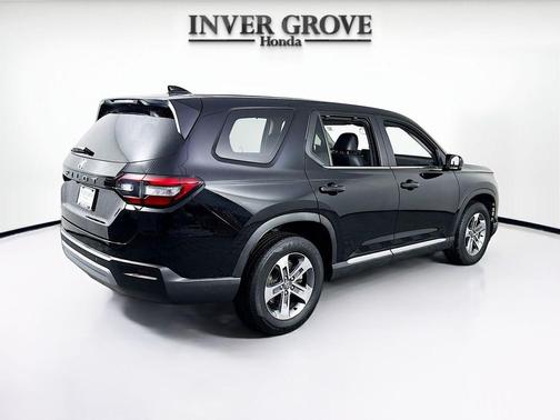 CRYSTAL BLACK 2024 Honda Pilot EX-L 7 Passenger