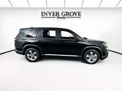 CRYSTAL BLACK 2024 Honda Pilot EX-L 7 Passenger