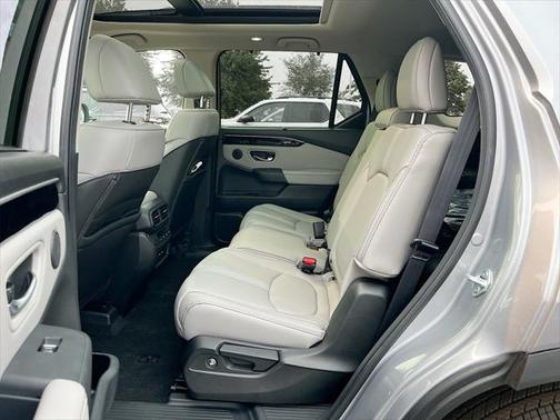 2025 Honda Pilot Touring 8-Passenger