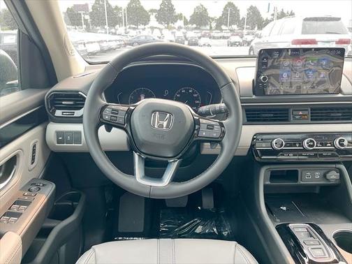 2025 Honda Pilot Touring 8-Passenger