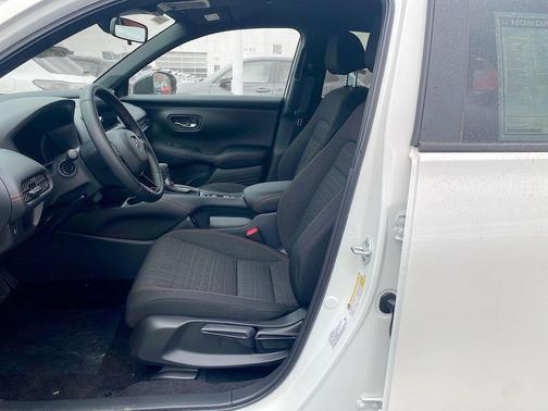 PLATINUM_WHITE 2026 Honda HR-V AWD Sport
