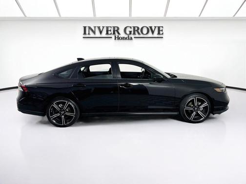 CRYSTAL BLACK 2026 Honda Accord SE