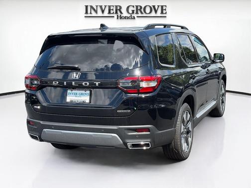 CRYSTAL_BLACK 2026 Honda Pilot Touring 8-Passenger