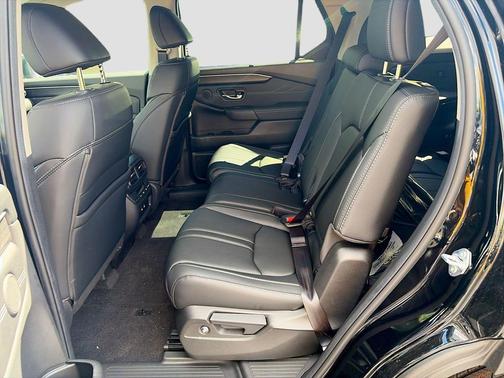 CRYSTAL_BLACK 2026 Honda Pilot Touring 8-Passenger