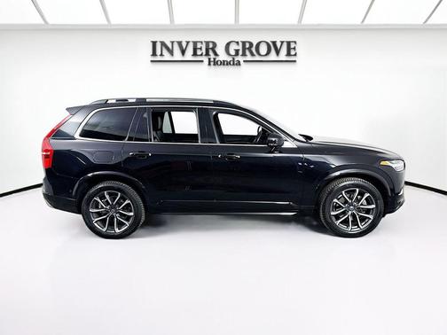 Black 2016 Volvo XC90 T6 Momentum