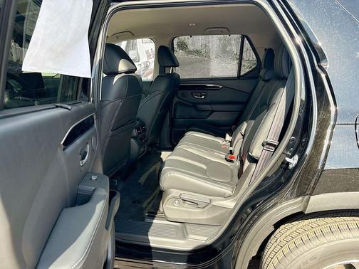 Crystal Black Pearl 2025 Honda Pilot EX-L