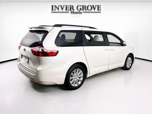 Blizzard Pearl 2015 Toyota Sienna XLE