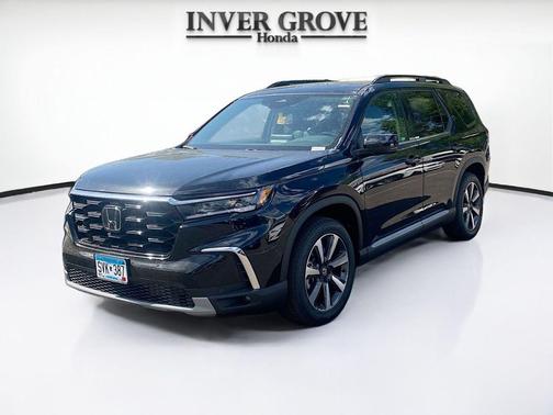 Crystal Black Pearl 2025 Honda Pilot Touring 8-Passenger