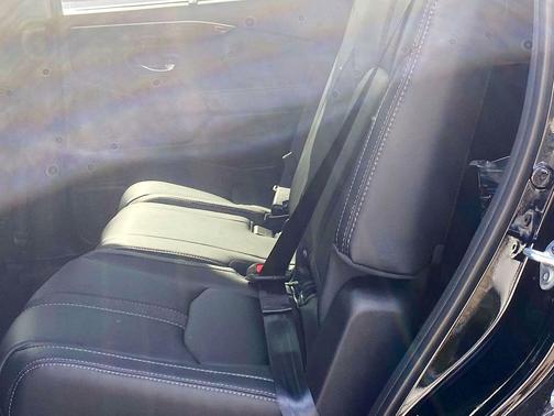Crystal Black Pearl 2025 Honda Pilot Touring 8-Passenger
