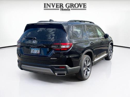 Crystal Black Pearl 2025 Honda Pilot Touring 8-Passenger