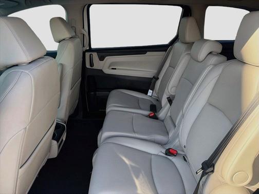 PLATINUM_WHITE 2027 Honda Odyssey EX-L