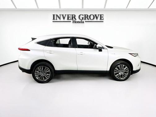 Blizzard Pearl 2021 Toyota Venza XLE