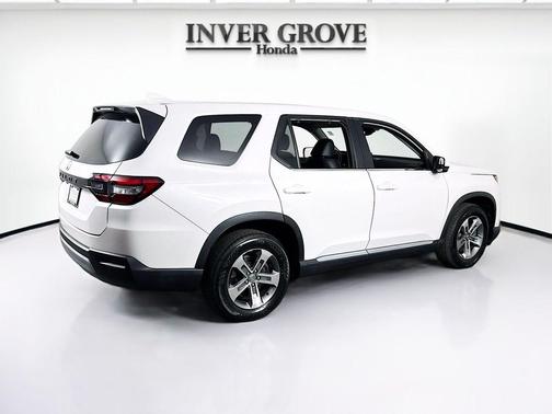 Platinum White Pearl 2023 Honda Pilot AWD EX-L 8 Passenger