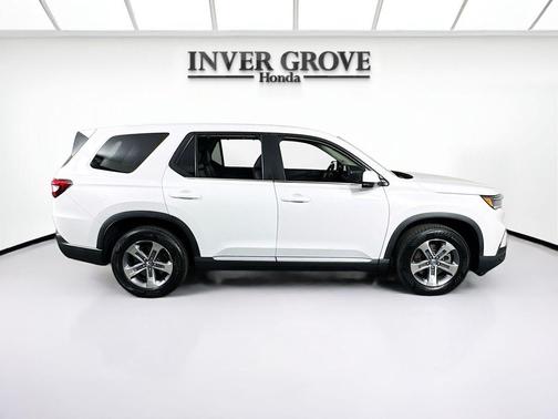 Platinum White Pearl 2023 Honda Pilot AWD EX-L 8 Passenger