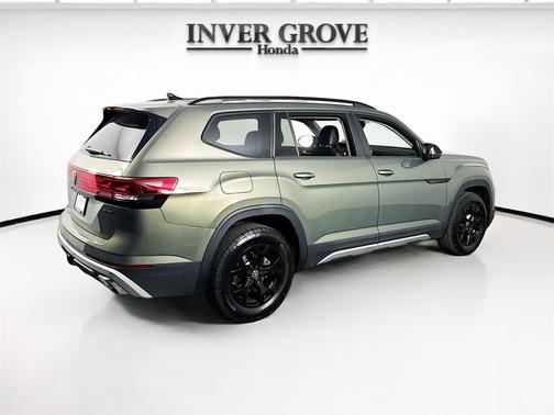 2024 Volkswagen Atlas 2.0T SE w/Technology 4MOTION