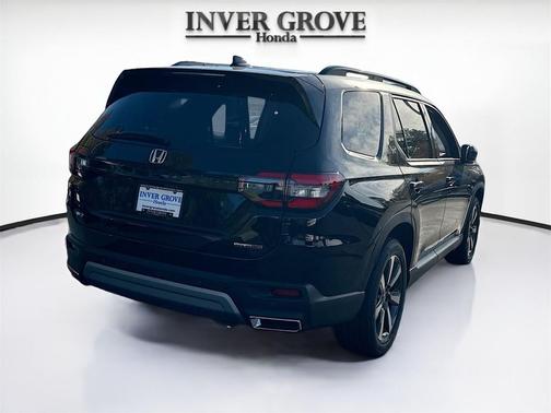 2025 Honda Pilot Touring 8-Passenger