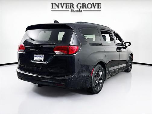 2018 Chrysler Pacifica Touring-L Plus
