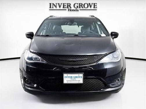 2018 Chrysler Pacifica Touring-L Plus
