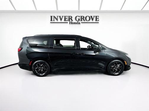 2018 Chrysler Pacifica Touring-L Plus