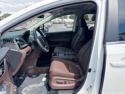 PLATINUM_WHITE 2026 Honda Odyssey Touring