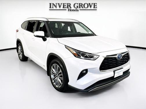 2022 Toyota Highlander Hybrid Platinum
