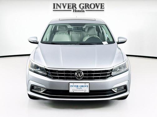 Reflex Silver Metallic 2018 Volkswagen Passat 2.0T SE
