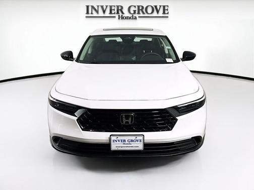 PLATINUM_WHITE 2025 Honda Accord SE
