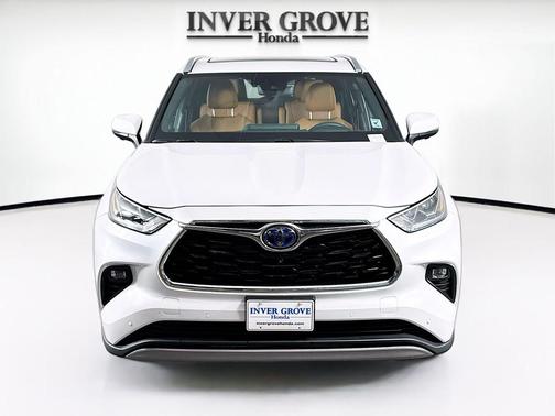 2024 Toyota Highlander Hybrid Platinum