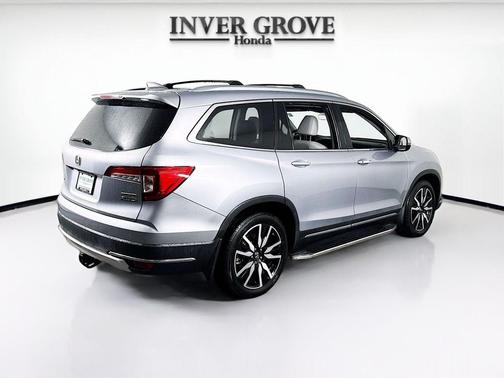 Lunar Silver Metallic 2019 Honda Pilot Touring 8-Passenger