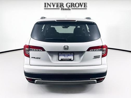 2022 Honda Pilot Touring 8-Passenger