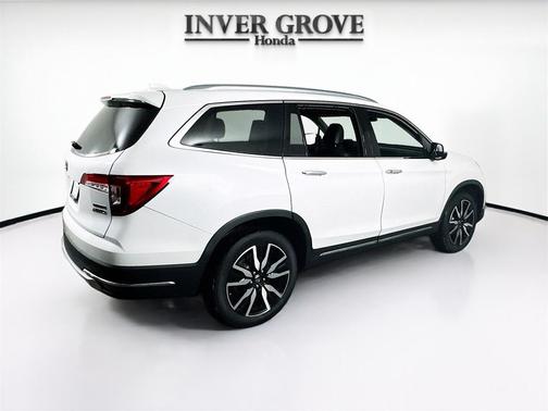 2022 Honda Pilot Touring 8-Passenger