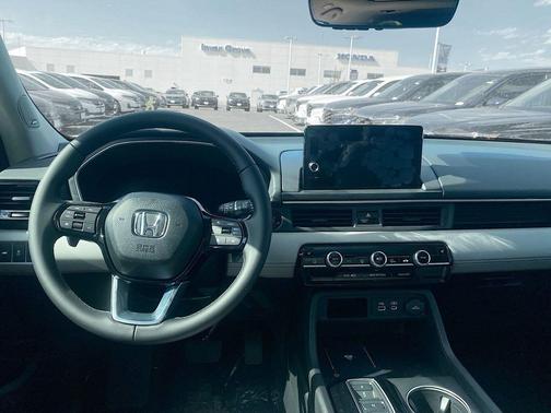 Obsidian Blue Pearl 2025 Honda Pilot Touring 8-Passenger