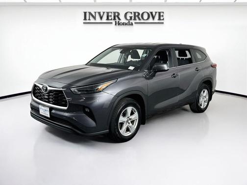 Magnetic Gray Metallic 2023 Toyota Highlander LE