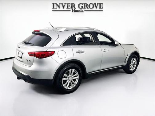 2017 INFINITI QX70 Base